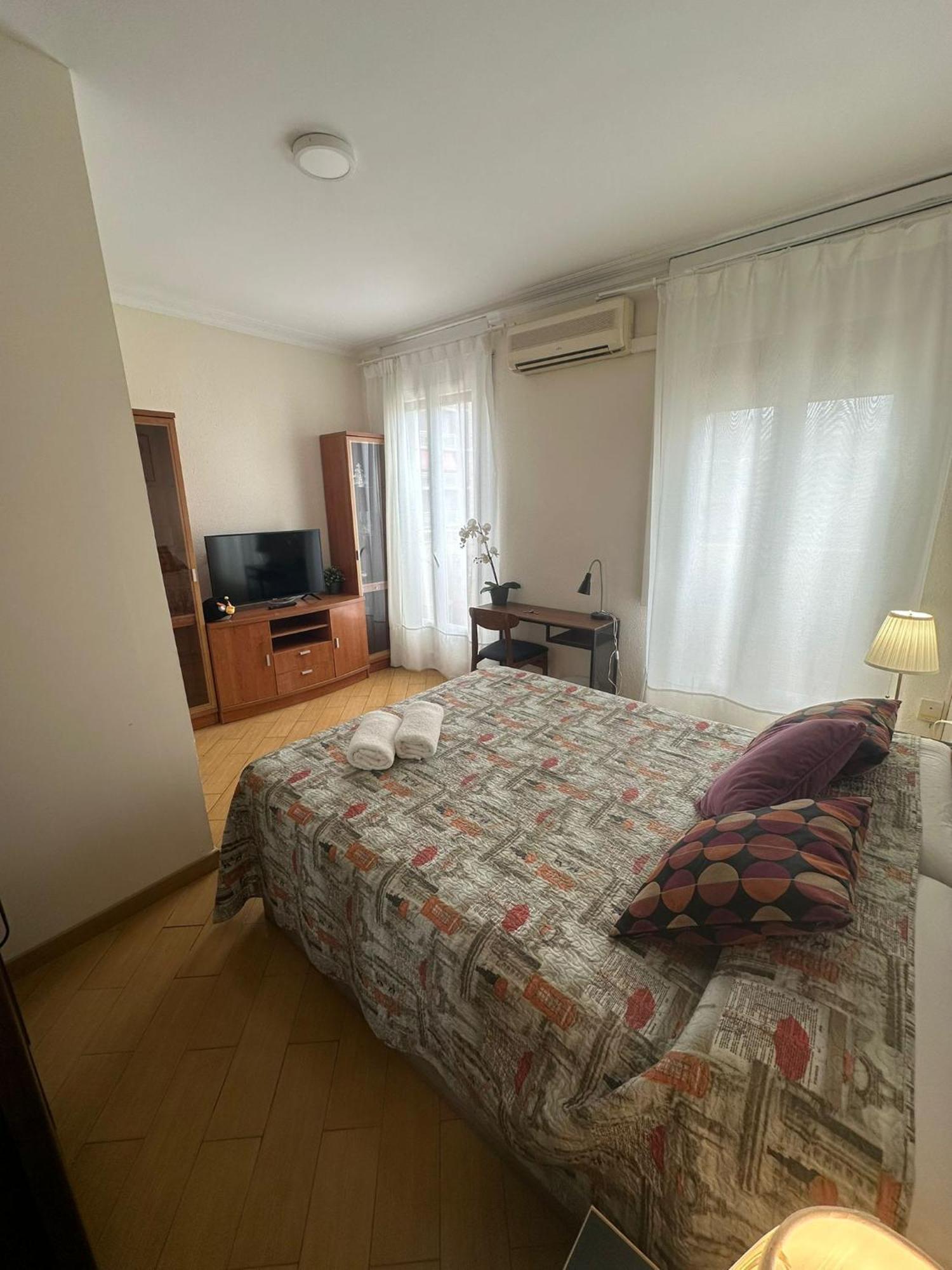 Rooms Nueva Valencia Barcelona Exterior foto